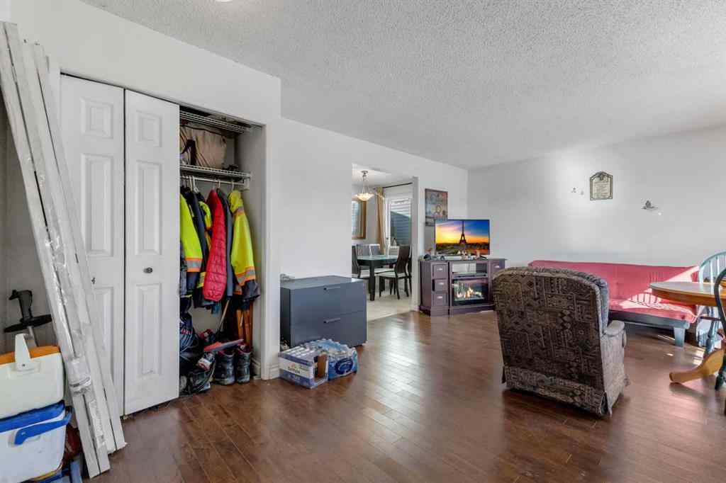 MLS® A2266021 - 7 Castleridge Way NE in Castleridge Calgary, Residential