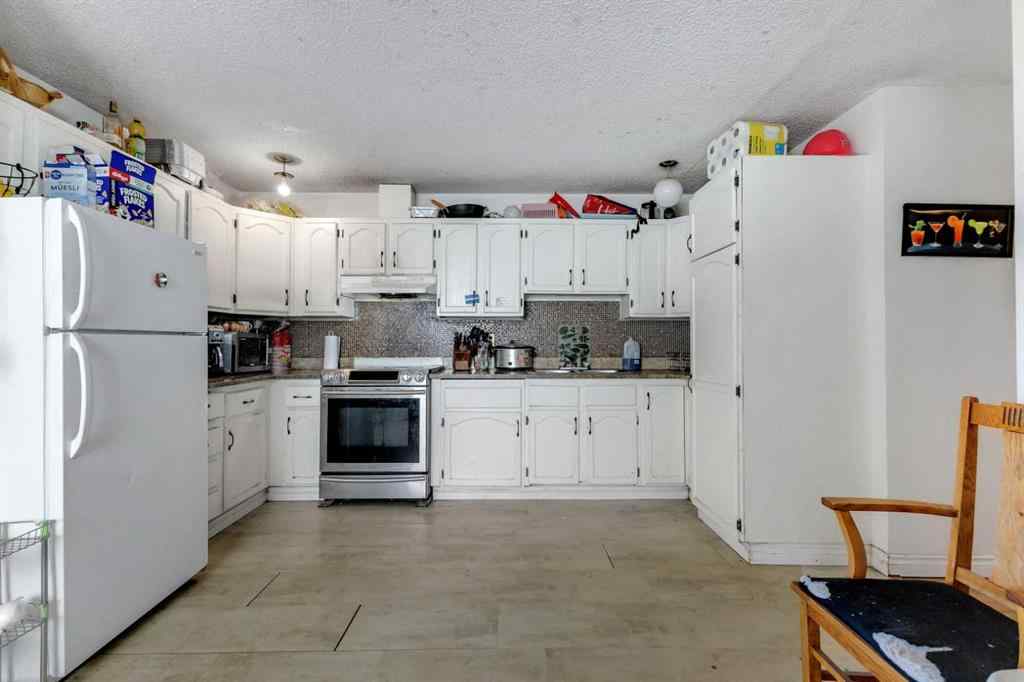 MLS® A2266021 - 7 Castleridge Way NE in Castleridge Calgary, Residential