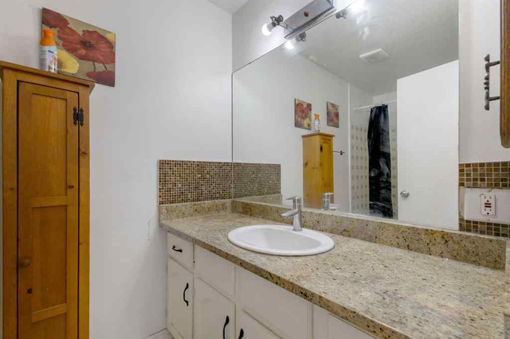 MLS® A2266021 - 7 Castleridge Way NE in Castleridge Calgary, Residential