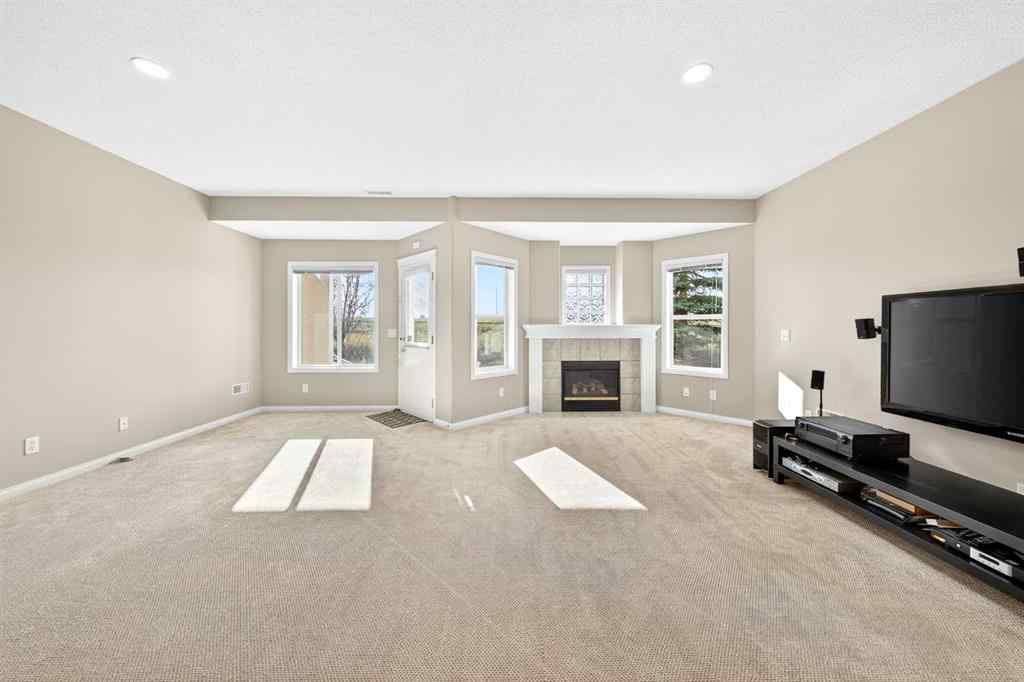 MLS® A2266029 - 80 Sierra Morena Landing SW in Signal Hill Calgary, Residential