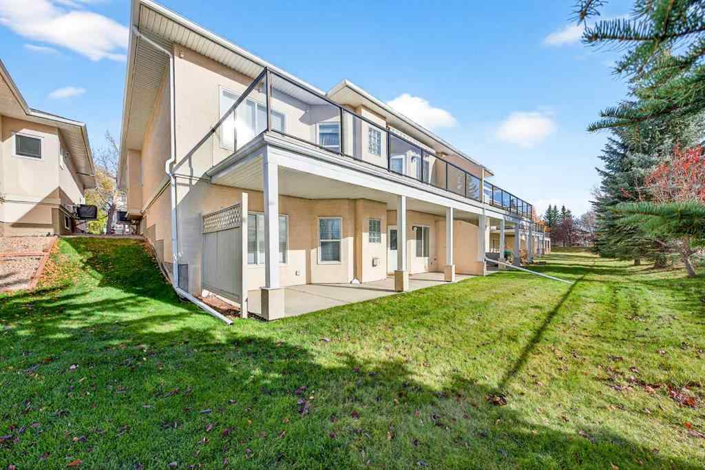 MLS® A2266029 - 80 Sierra Morena Landing SW in Signal Hill Calgary, Residential