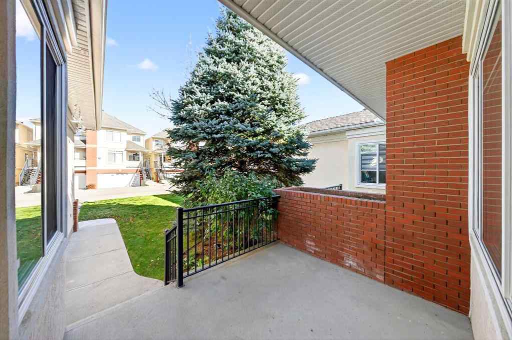 MLS® A2266029 - 80 Sierra Morena Landing SW in Signal Hill Calgary, Residential