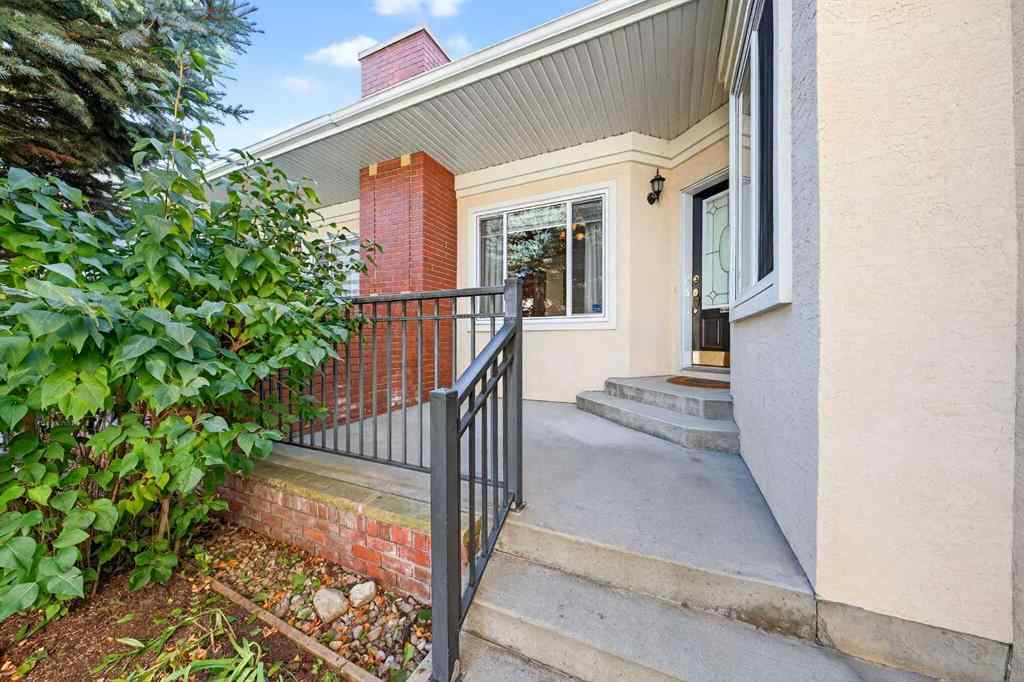 MLS® A2266029 - 80 Sierra Morena Landing SW in Signal Hill Calgary, Residential