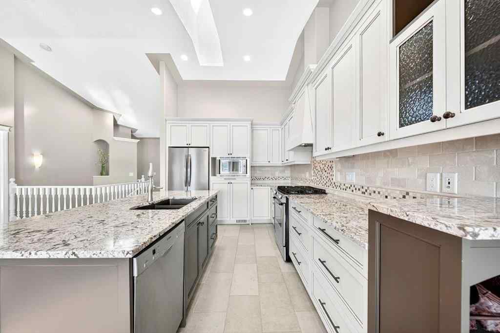 MLS® A2266029 - 80 Sierra Morena Landing SW in Signal Hill Calgary, Residential