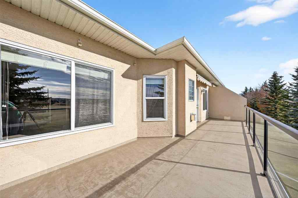 MLS® A2266029 - 80 Sierra Morena Landing SW in Signal Hill Calgary, Residential