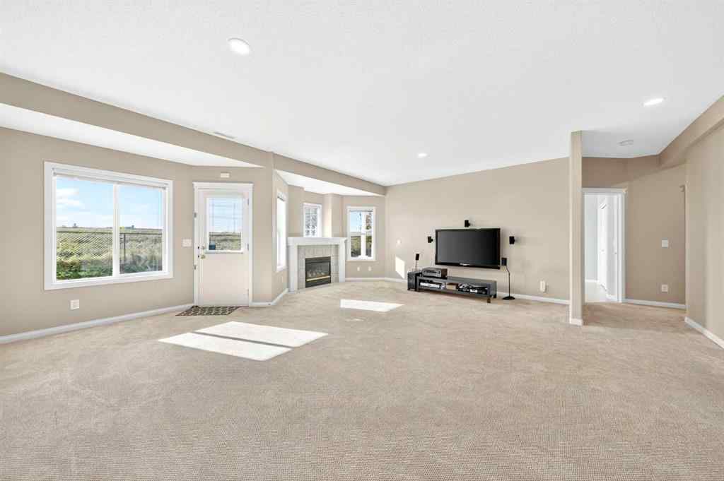 MLS® A2266029 - 80 Sierra Morena Landing SW in Signal Hill Calgary, Residential