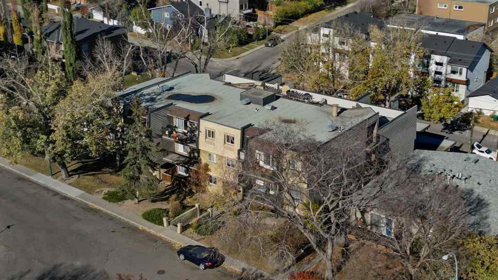 MLS® A2266030 - Unit #305 60 38A Avenue SW in Parkhill Calgary, Residential