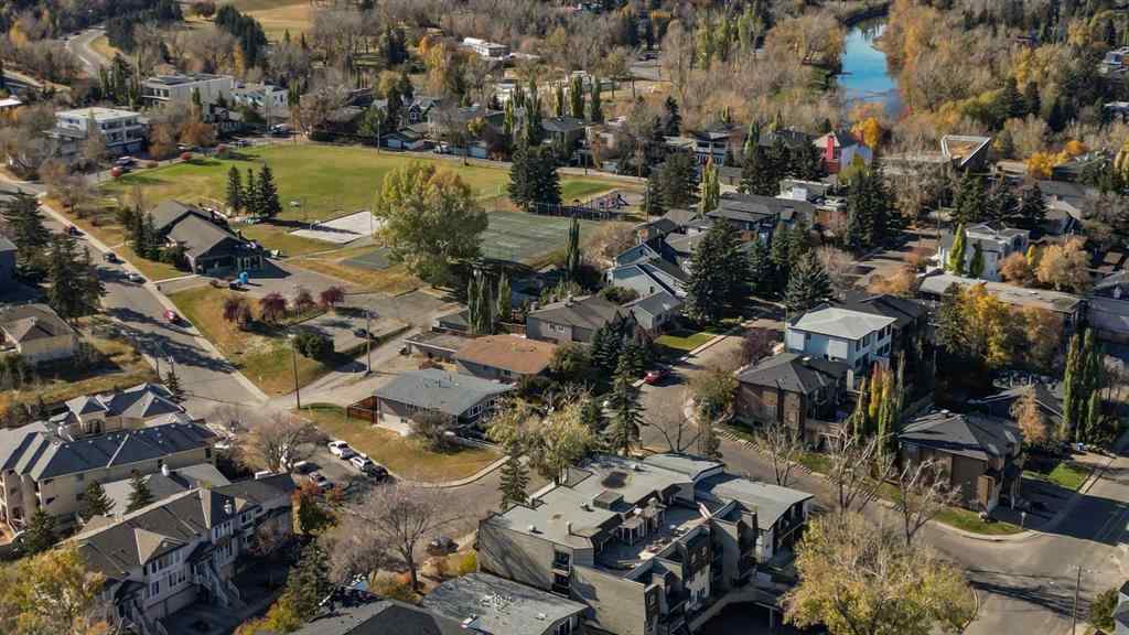 MLS® A2266030 - Unit #305 60 38A Avenue SW in Parkhill Calgary, Residential