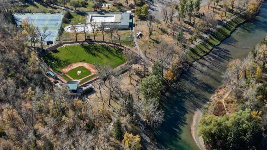 MLS® A2266030 - Unit #305 60 38A Avenue SW in Parkhill Calgary, Residential