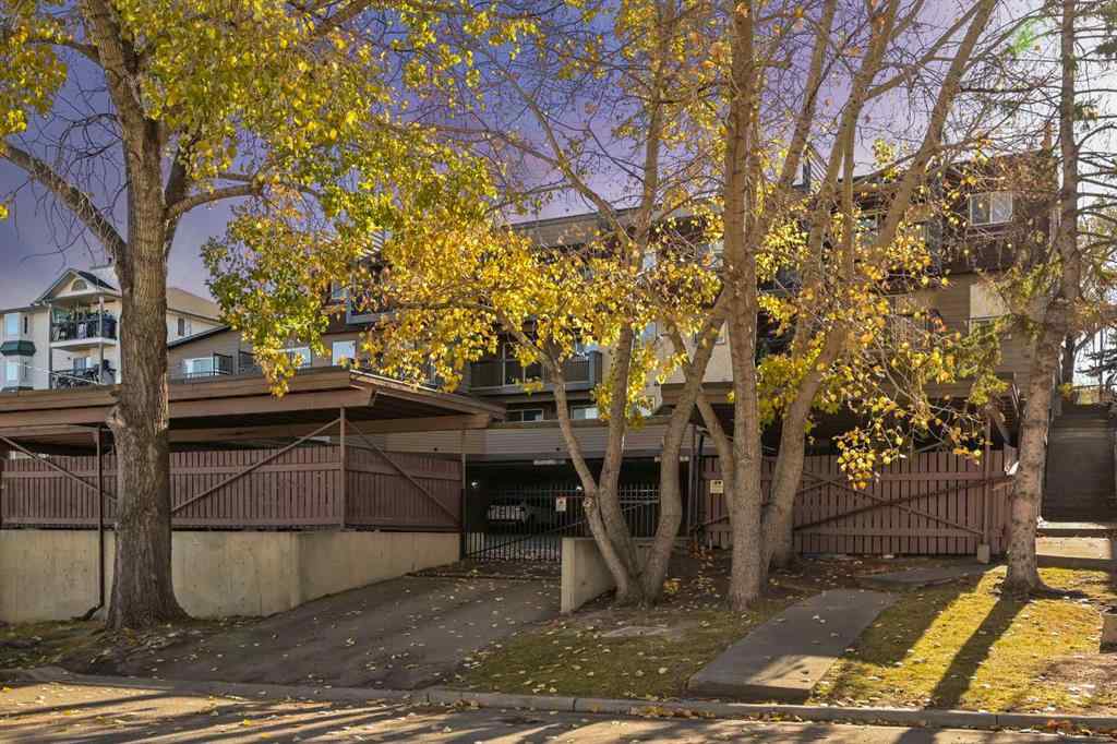 MLS® A2266030 - Unit #305 60 38A Avenue SW in Parkhill Calgary, Residential