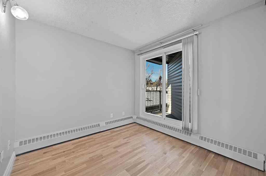 MLS® A2266030 - Unit #305 60 38A Avenue SW in Parkhill Calgary, Residential