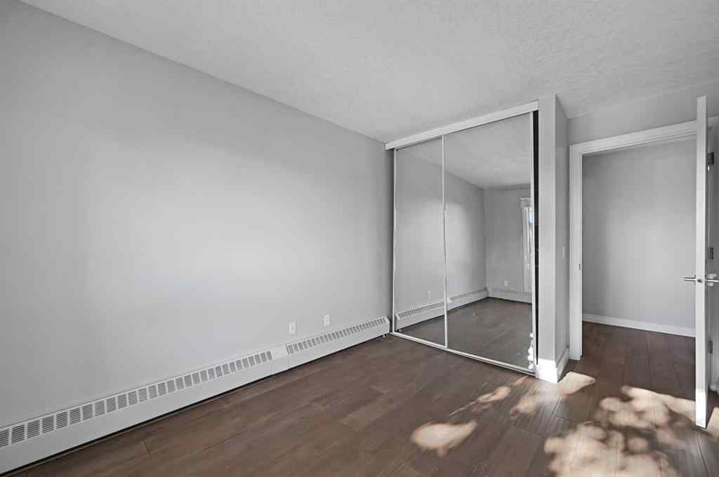 MLS® A2266030 - Unit #305 60 38A Avenue SW in Parkhill Calgary, Residential
