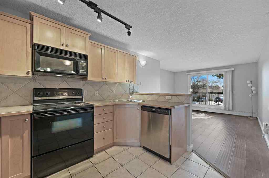 MLS® A2266030 - Unit #305 60 38A Avenue SW in Parkhill Calgary, Residential