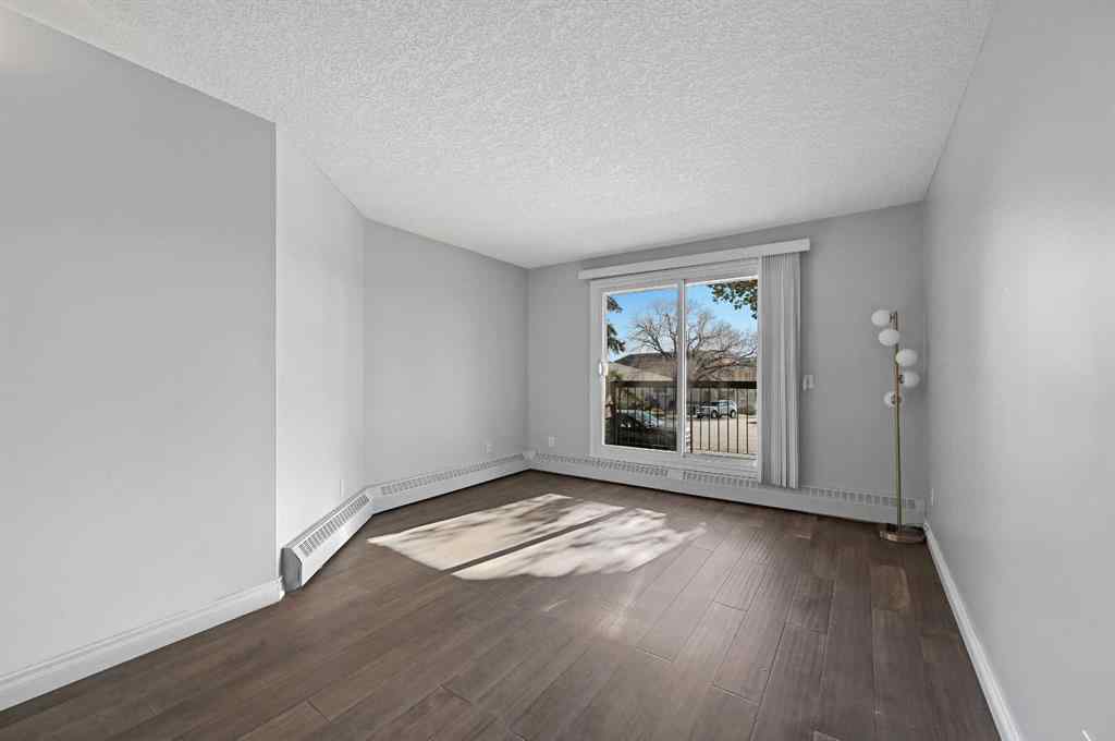 MLS® A2266030 - Unit #305 60 38A Avenue SW in Parkhill Calgary, Residential