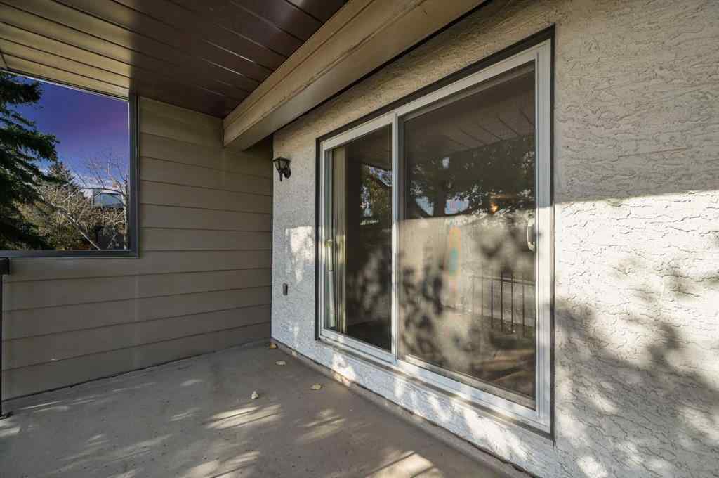 MLS® A2266030 - Unit #305 60 38A Avenue SW in Parkhill Calgary, Residential