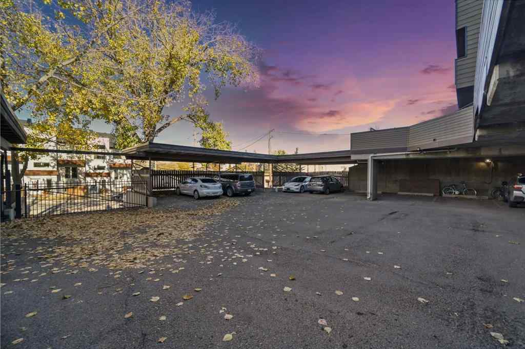 MLS® A2266030 - Unit #305 60 38A Avenue SW in Parkhill Calgary, Residential