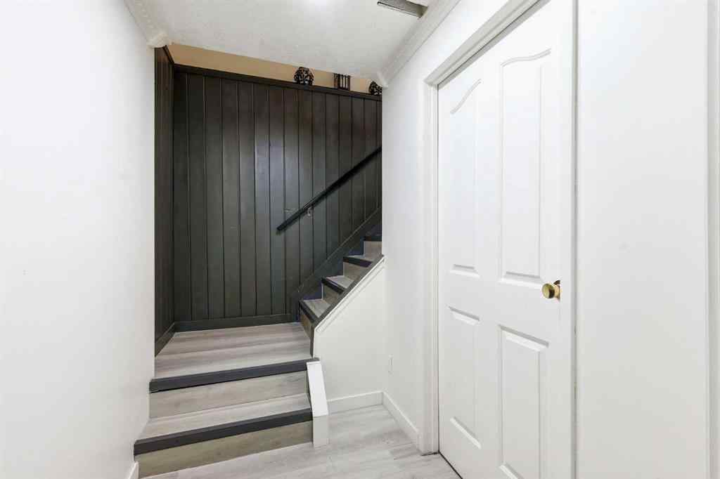 MLS® A2266036 - 419 Whiteview Close NE in Whitehorn Calgary, Residential