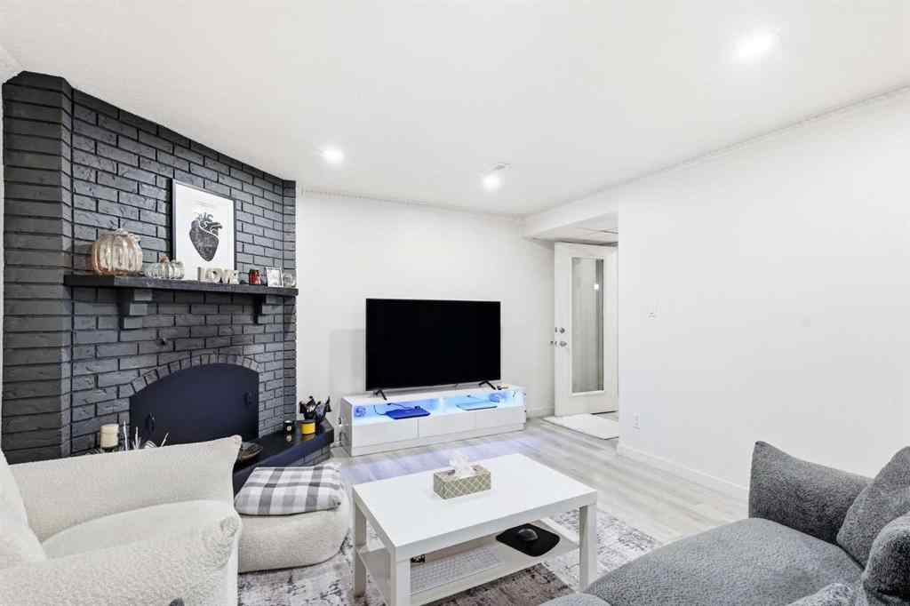 MLS® A2266036 - 419 Whiteview Close NE in Whitehorn Calgary, Residential