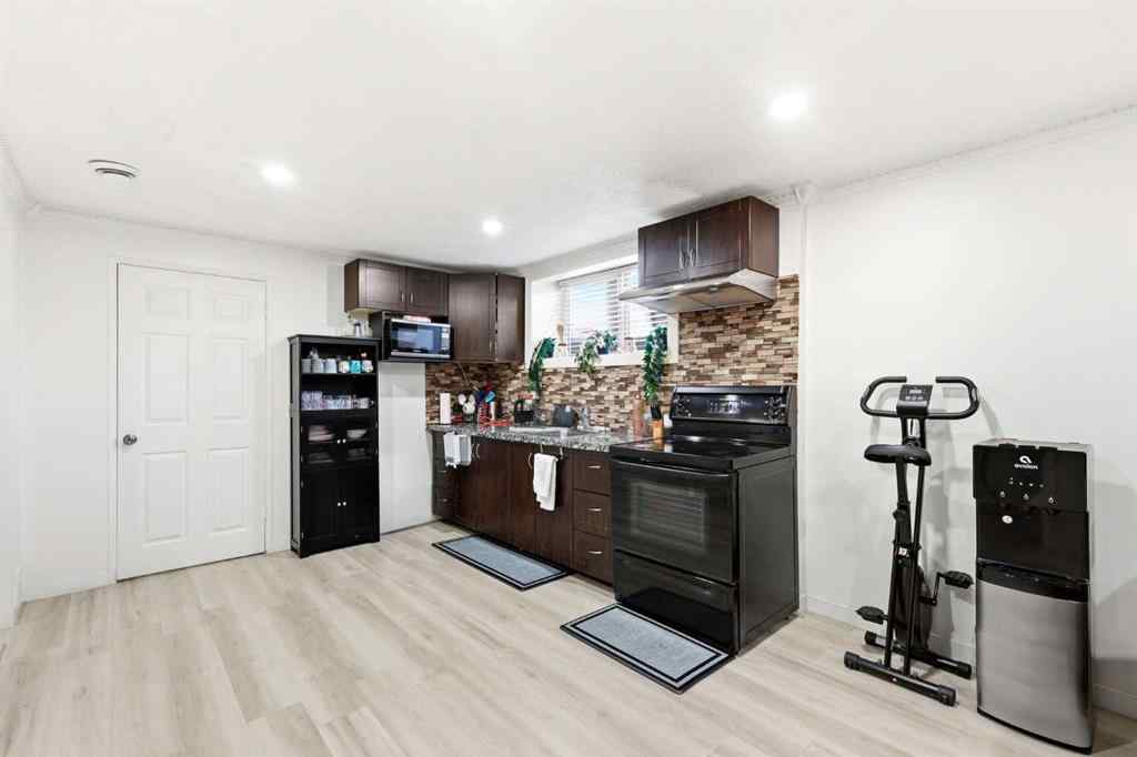 MLS® A2266036 - 419 Whiteview Close NE in Whitehorn Calgary, Residential