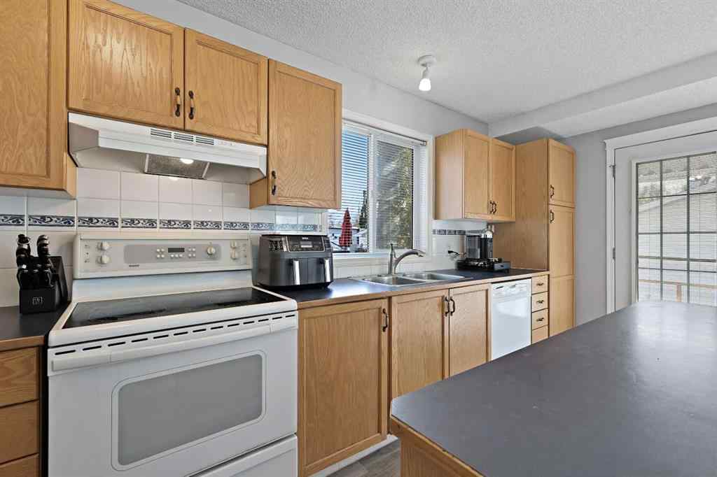 MLS® A2266039 - 23 Inverness Gardens SE in McKenzie Towne Calgary, Residential