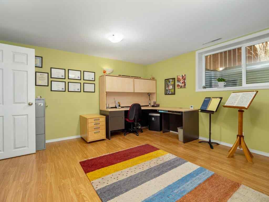 MLS® A2266041 - 2122 20 Avenue S in Agnes Davidson Lethbridge, Residential