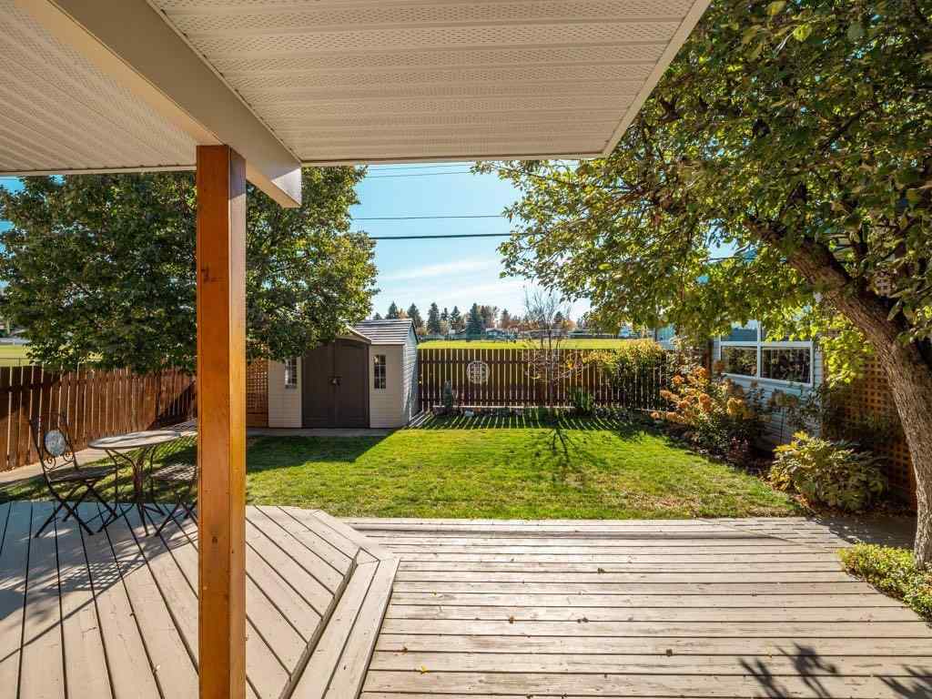 MLS® A2266041 - 2122 20 Avenue S in Agnes Davidson Lethbridge, Residential