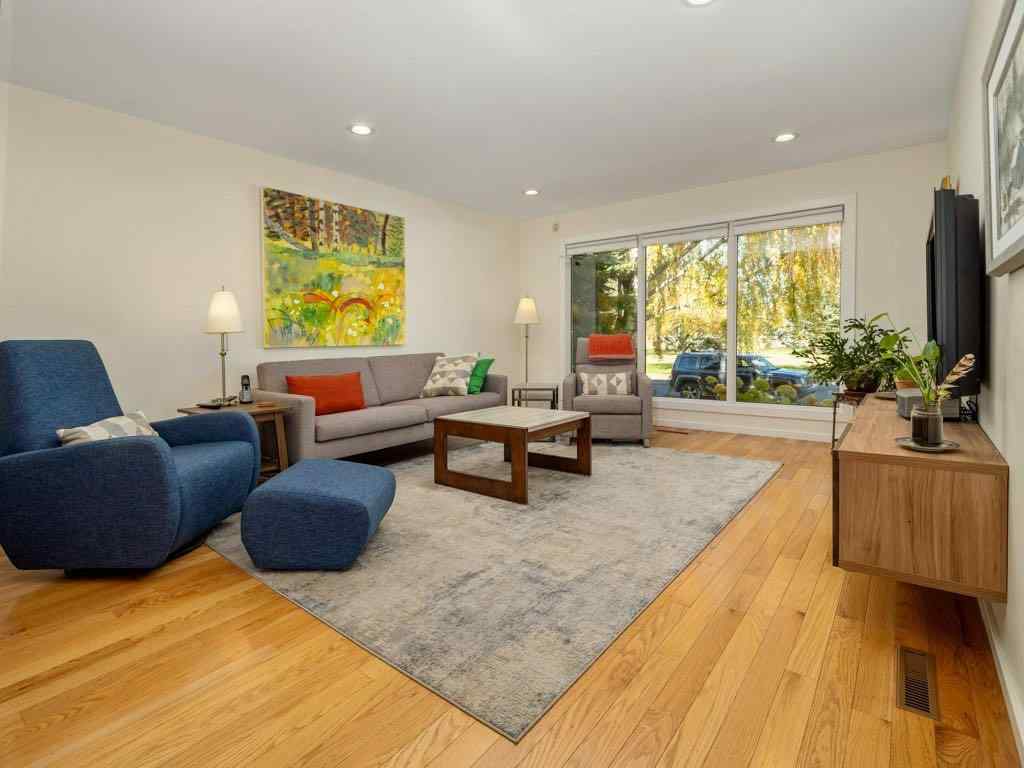 MLS® A2266041 - 2122 20 Avenue S in Agnes Davidson Lethbridge, Residential