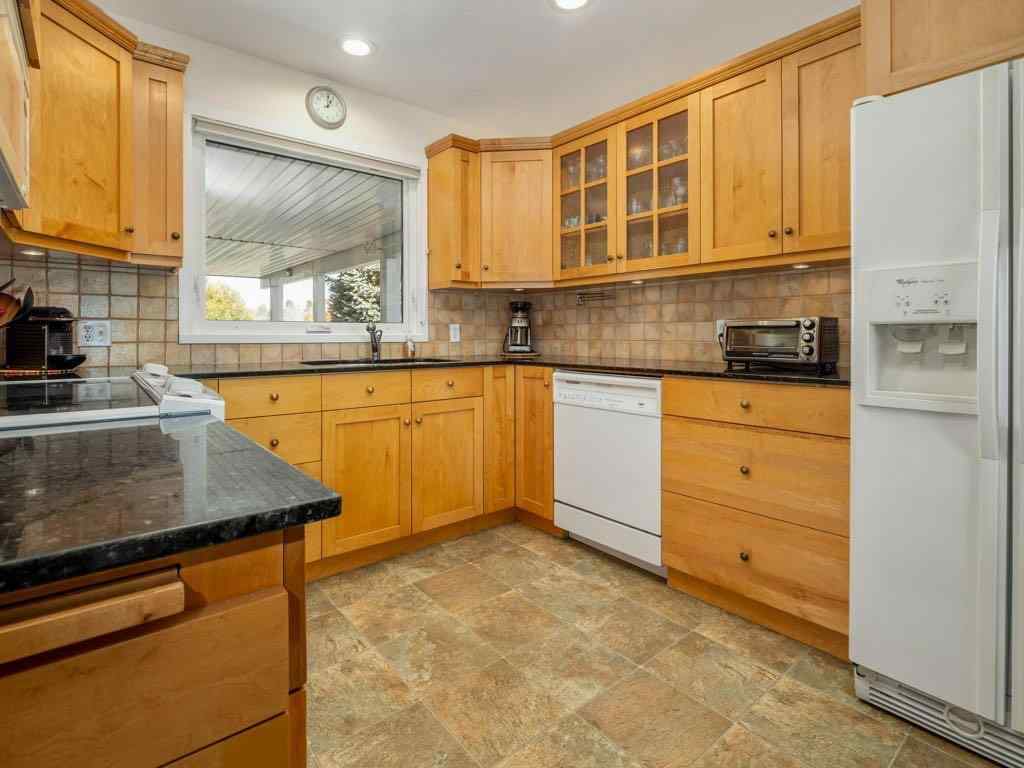 MLS® A2266041 - 2122 20 Avenue S in Agnes Davidson Lethbridge, Residential