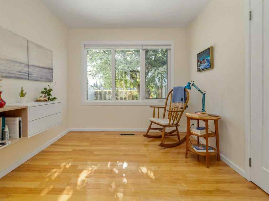 MLS® A2266041 - 2122 20 Avenue S in Agnes Davidson Lethbridge, Residential