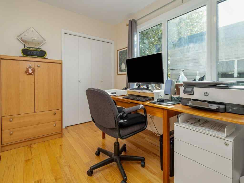 MLS® A2266041 - 2122 20 Avenue S in Agnes Davidson Lethbridge, Residential