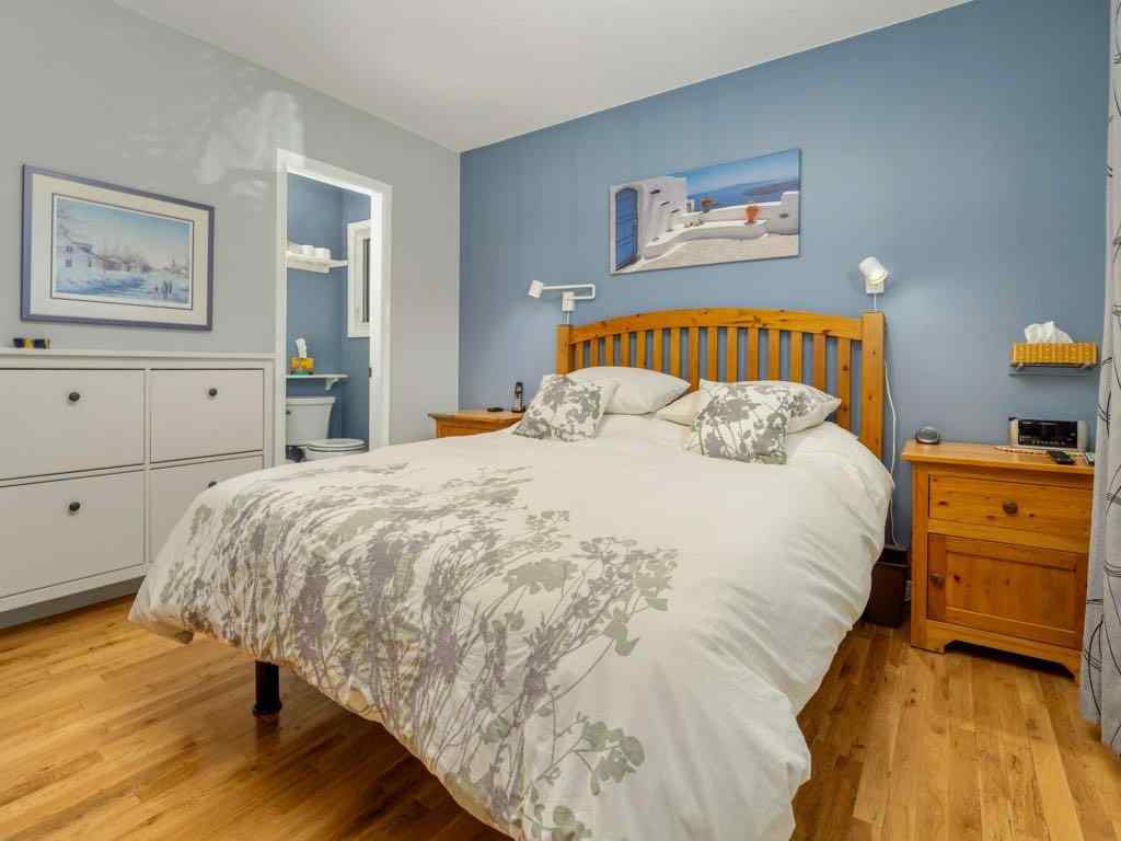 MLS® A2266041 - 2122 20 Avenue S in Agnes Davidson Lethbridge, Residential