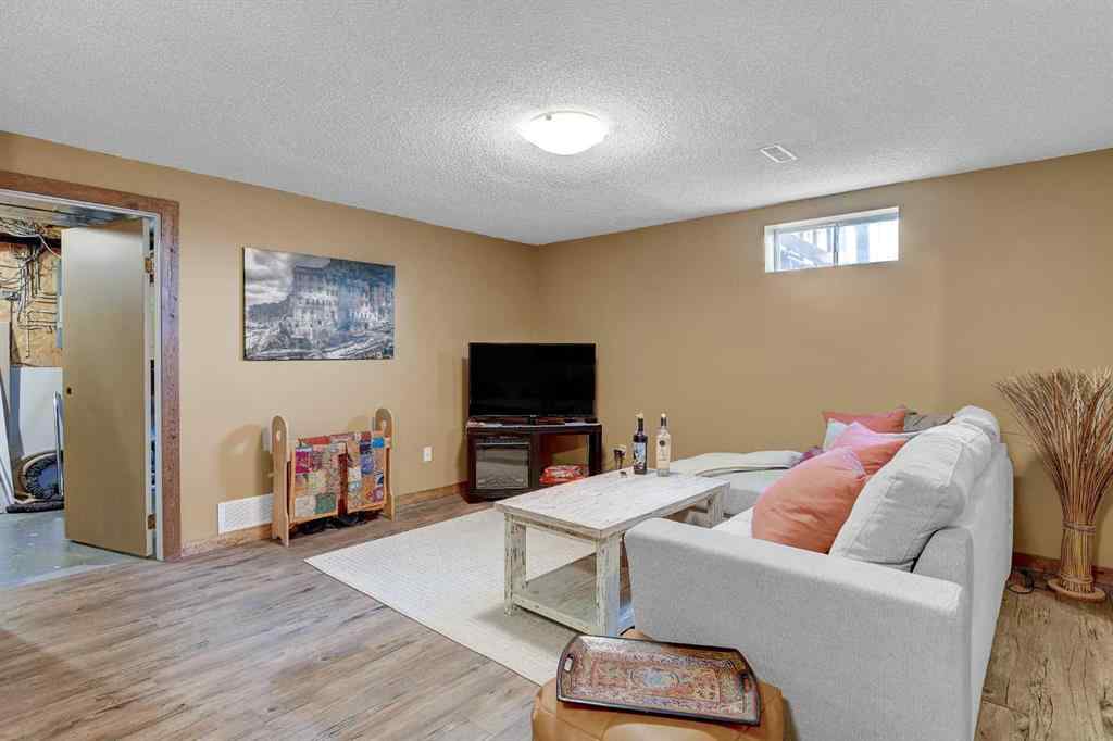 MLS® A2266045 - 908 Birch Street  in NONE Beaverlodge, Residential