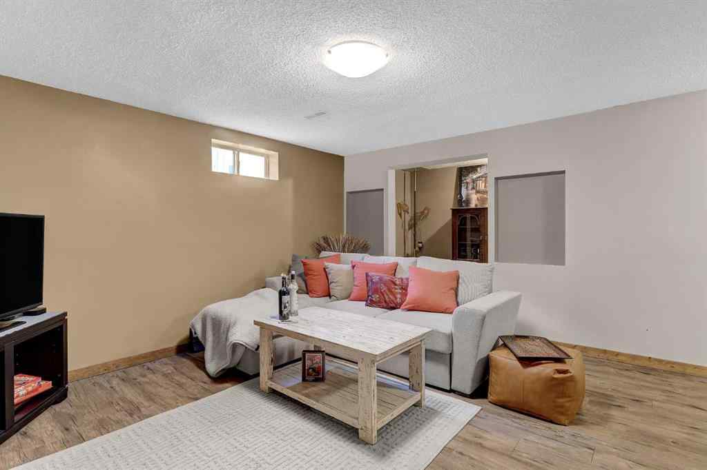 MLS® A2266045 - 908 Birch Street  in NONE Beaverlodge, Residential