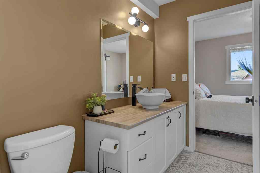 MLS® A2266045 - 908 Birch Street  in NONE Beaverlodge, Residential