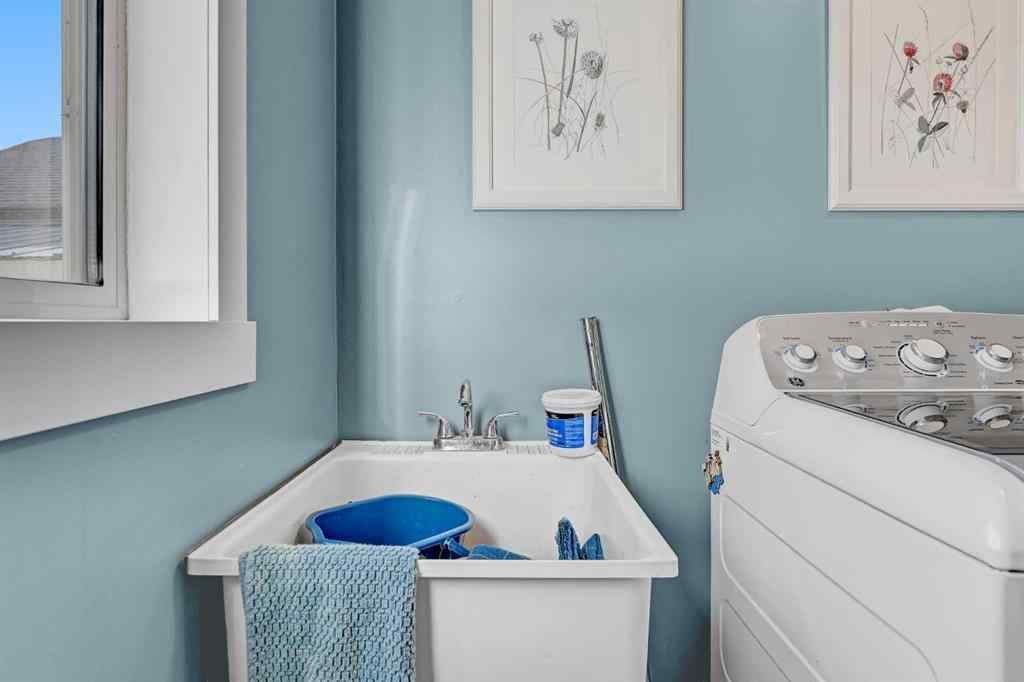 MLS® A2266045 - 908 Birch Street  in NONE Beaverlodge, Residential