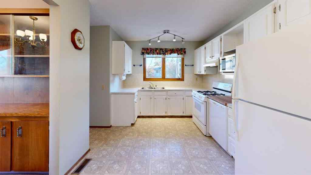 MLS® A2266053 - 2403 17 Street  in NONE Nanton, Residential