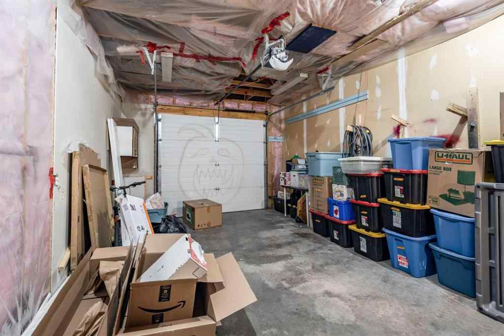 MLS® A2266055 - 87 Vista Road SE in SE Southridge Medicine Hat, Residential