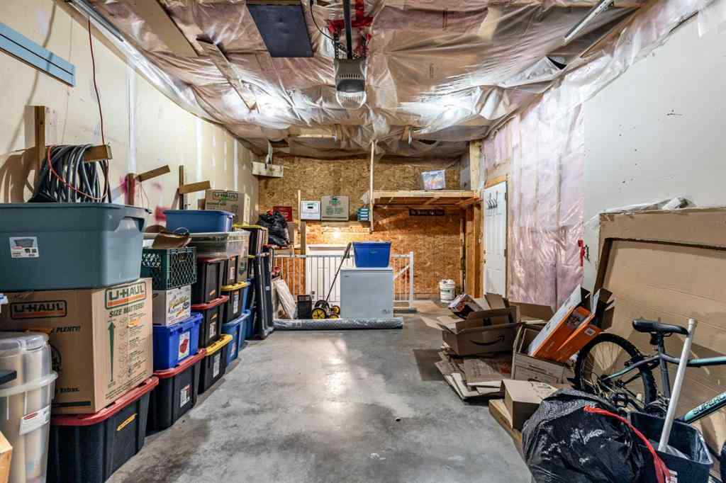 MLS® A2266055 - 87 Vista Road SE in SE Southridge Medicine Hat, Residential