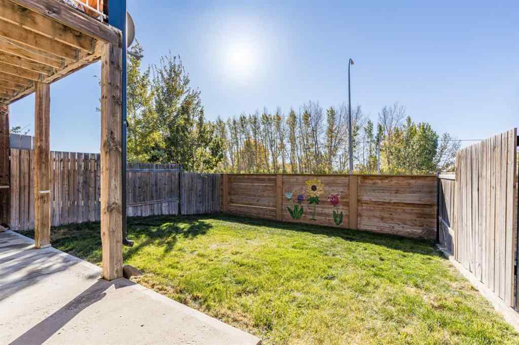 MLS® A2266055 - 87 Vista Road SE in SE Southridge Medicine Hat, Residential