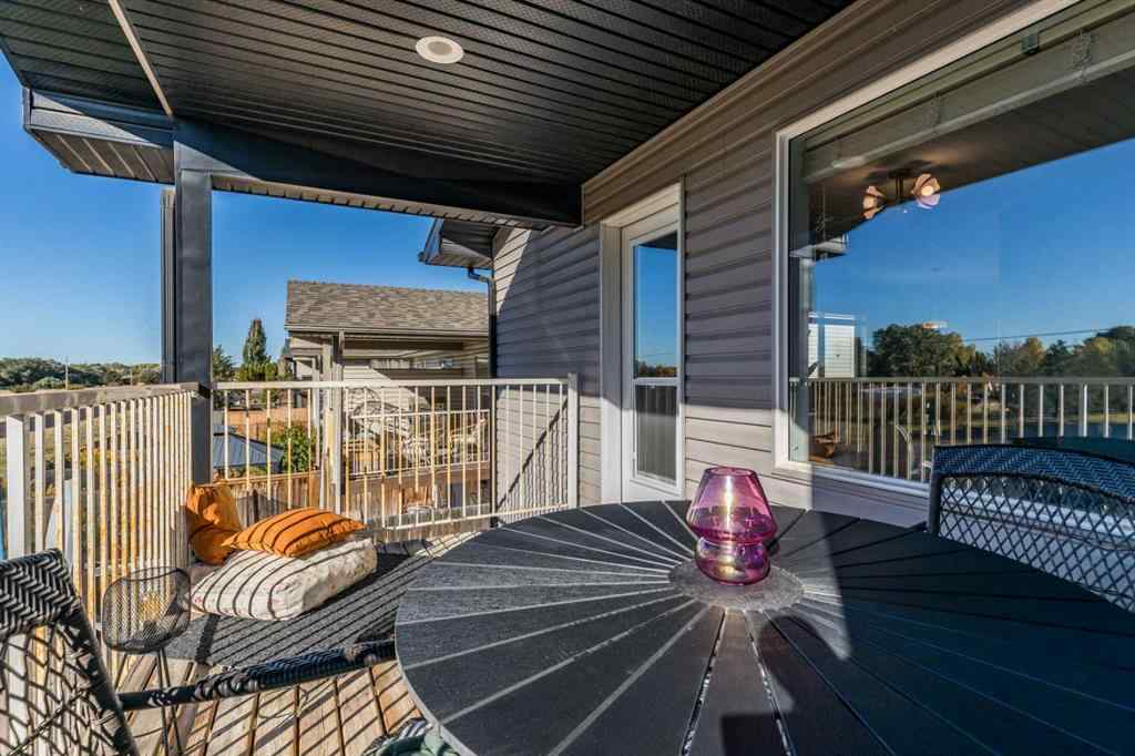 MLS® A2266055 - 87 Vista Road SE in SE Southridge Medicine Hat, Residential