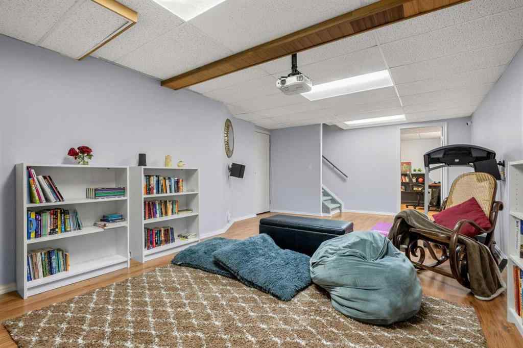 MLS® A2266058 - 136 Sanderling Close NW in Sandstone Valley Calgary, Residential