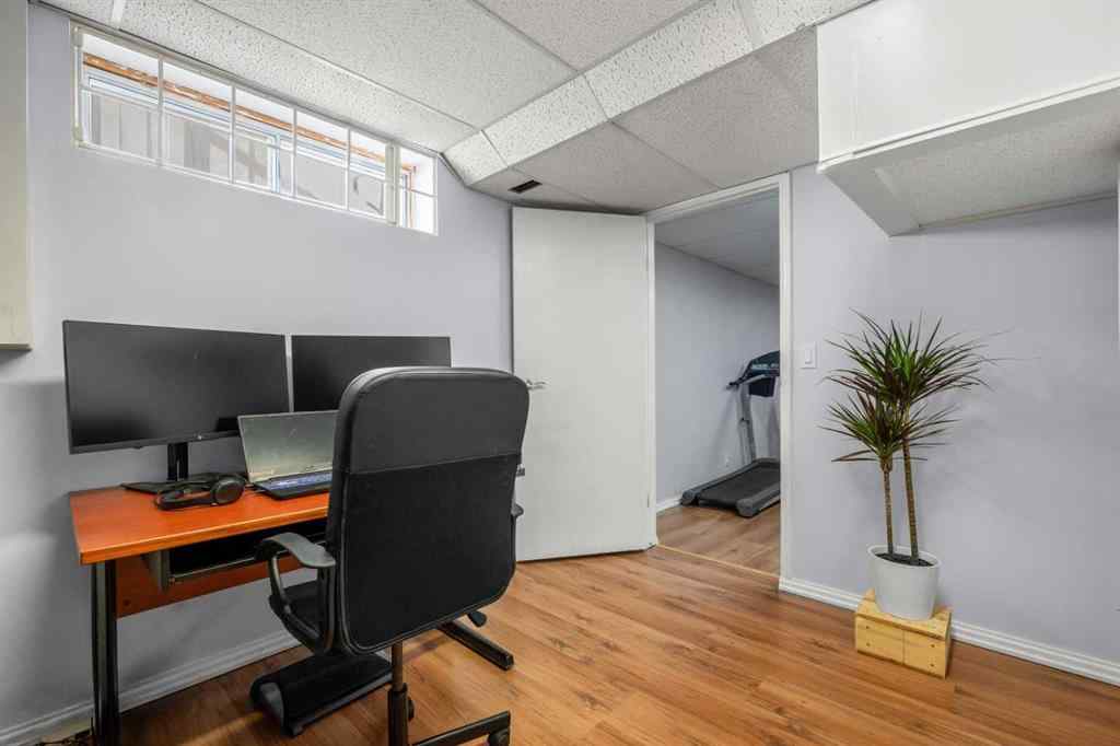 MLS® A2266058 - 136 Sanderling Close NW in Sandstone Valley Calgary, Residential