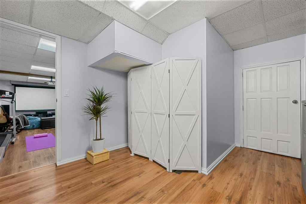 MLS® A2266058 - 136 Sanderling Close NW in Sandstone Valley Calgary, Residential