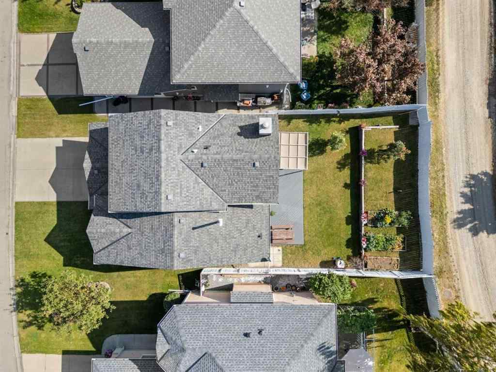 MLS® A2266058 - 136 Sanderling Close NW in Sandstone Valley Calgary, Residential