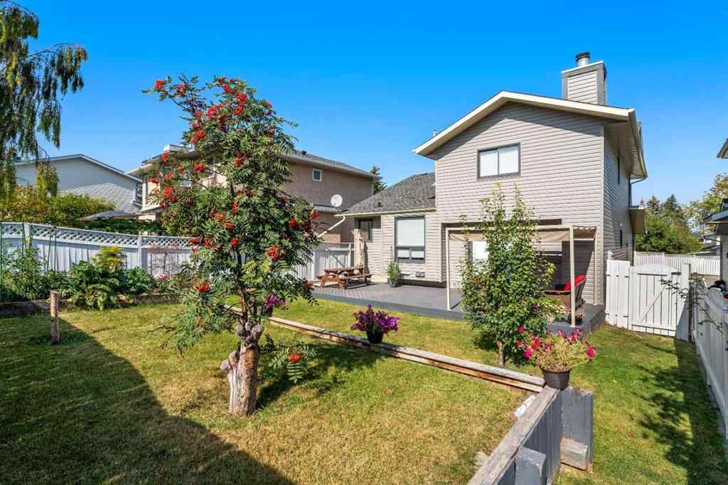 MLS® A2266058 - 136 Sanderling Close NW in Sandstone Valley Calgary, Residential