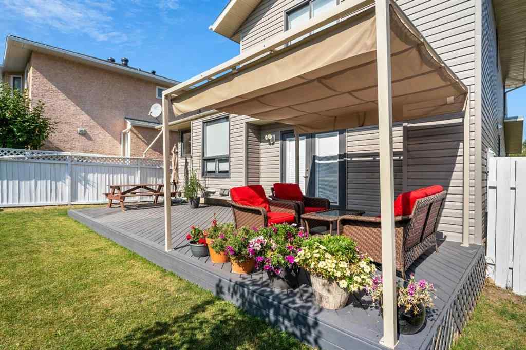 MLS® A2266058 - 136 Sanderling Close NW in Sandstone Valley Calgary, Residential