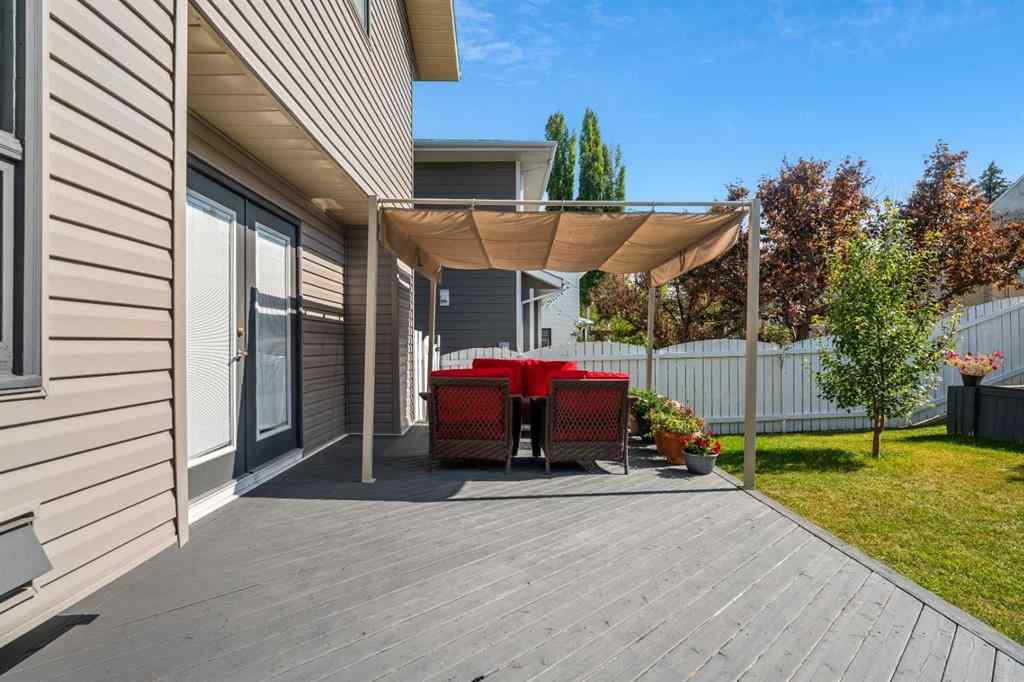 MLS® A2266058 - 136 Sanderling Close NW in Sandstone Valley Calgary, Residential