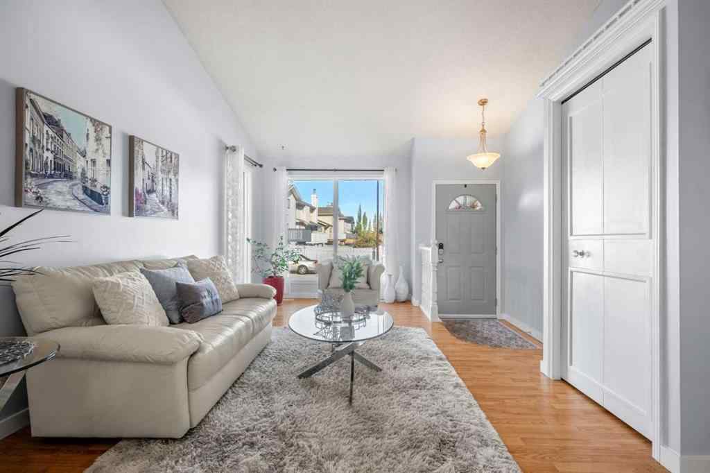 MLS® A2266058 - 136 Sanderling Close NW in Sandstone Valley Calgary, Residential