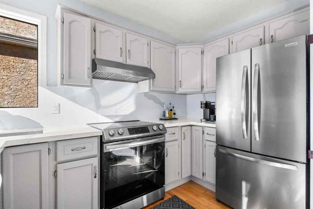 MLS® A2266058 - 136 Sanderling Close NW in Sandstone Valley Calgary, Residential