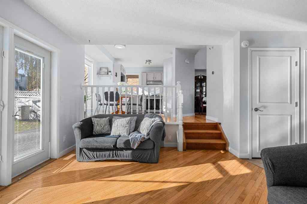 MLS® A2266058 - 136 Sanderling Close NW in Sandstone Valley Calgary, Residential